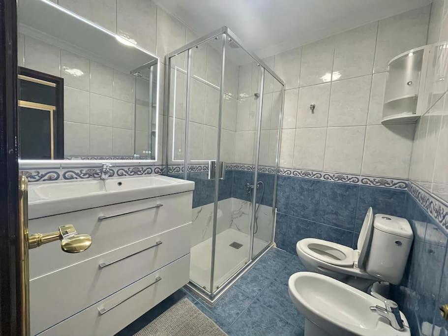 Affordable Holiday Accommodation For Large Families And Groups At Las Canteras Beach With 3 Bedrooms And Free Parking Las Palmas de Gran Canaria Kültér fotó