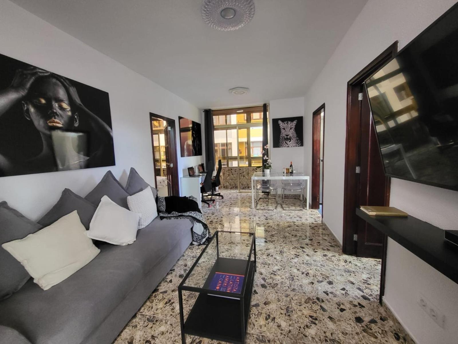 Affordable Holiday Accommodation For Large Families And Groups At Las Canteras Beach With 3 Bedrooms And Free Parking Las Palmas de Gran Canaria Kültér fotó