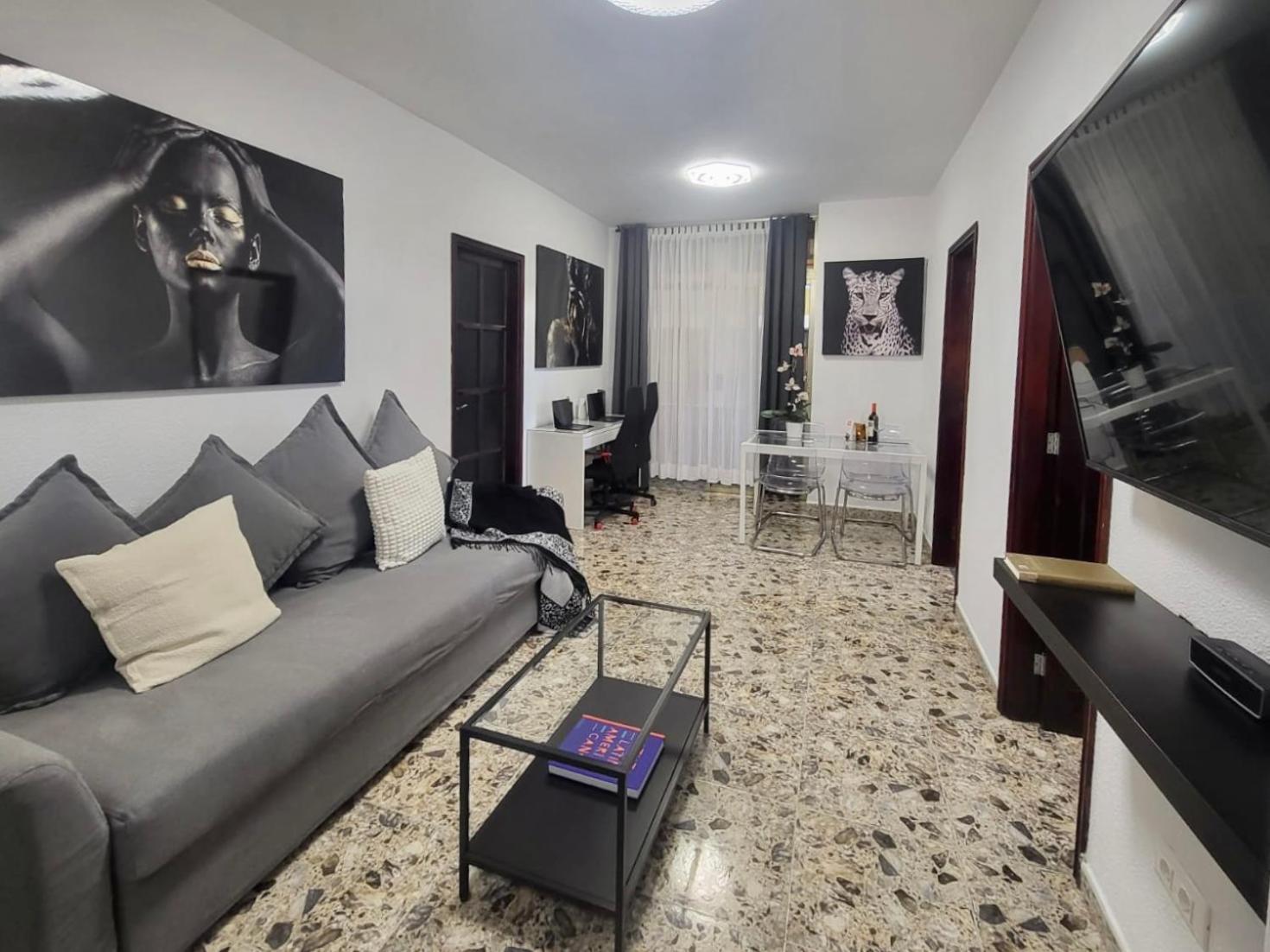Affordable Holiday Accommodation For Large Families And Groups At Las Canteras Beach With 3 Bedrooms And Free Parking Las Palmas de Gran Canaria Kültér fotó