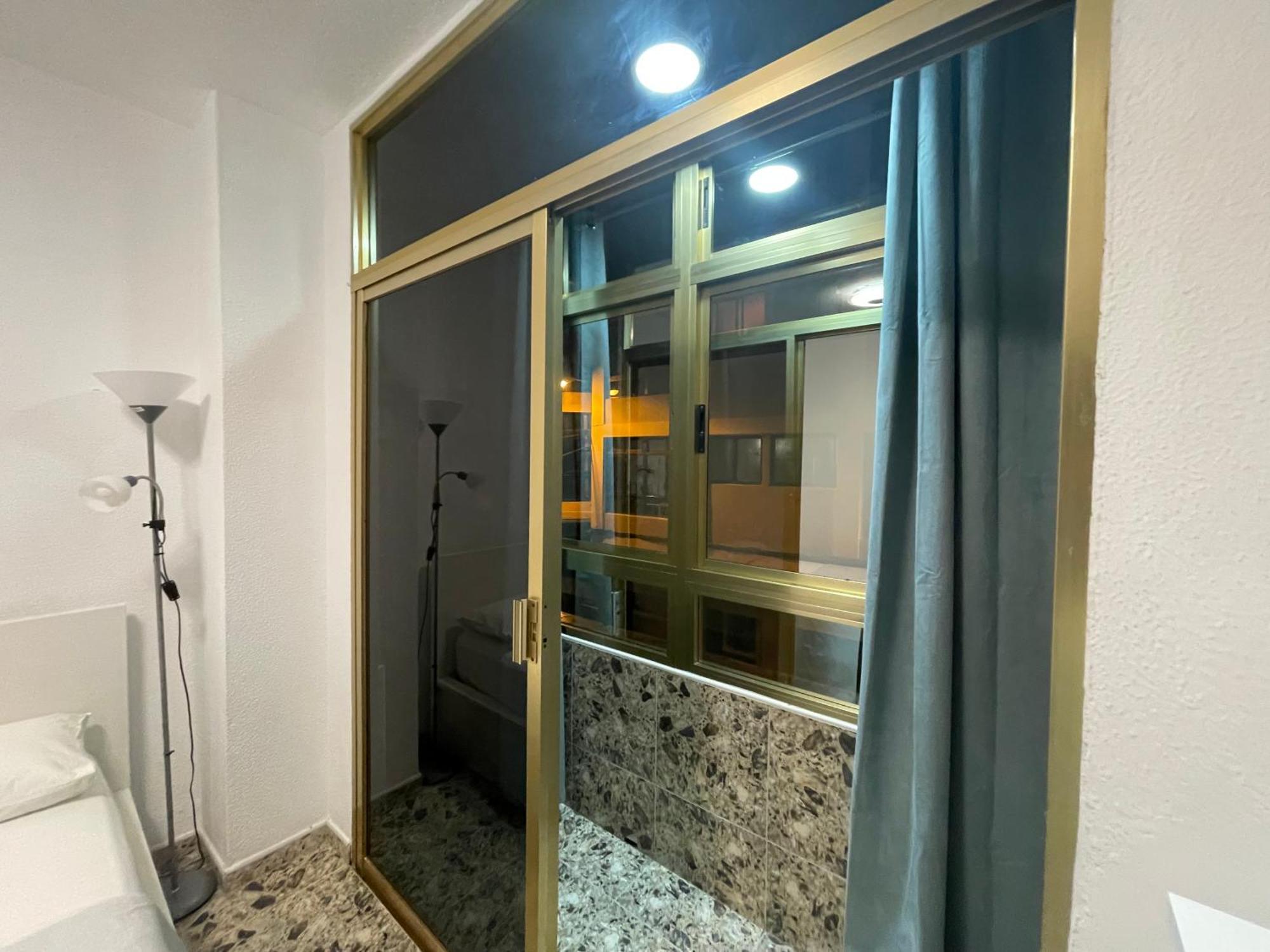 Affordable Holiday Accommodation For Large Families And Groups At Las Canteras Beach With 3 Bedrooms And Free Parking Las Palmas de Gran Canaria Kültér fotó