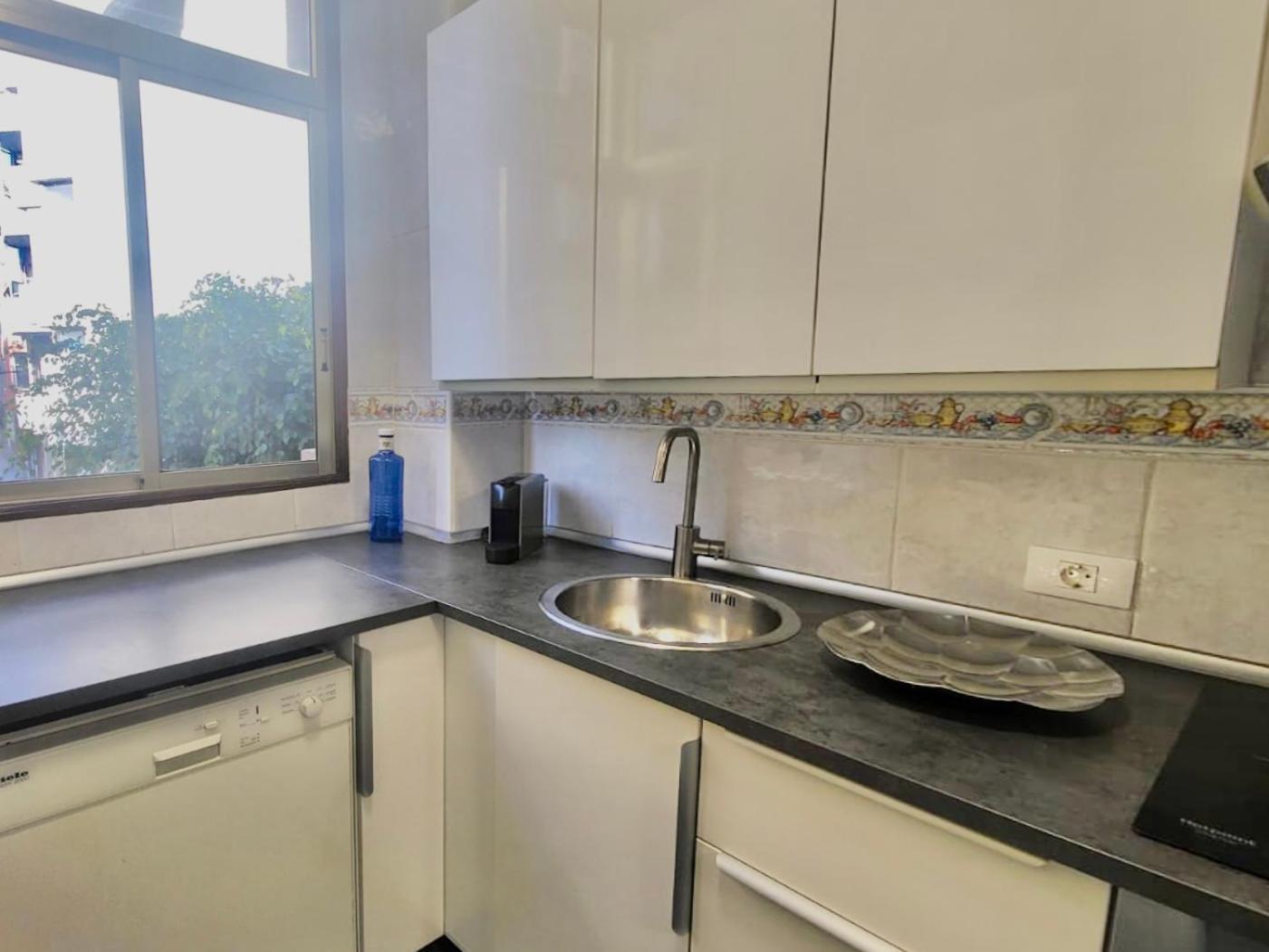 Affordable Holiday Accommodation For Large Families And Groups At Las Canteras Beach With 3 Bedrooms And Free Parking Las Palmas de Gran Canaria Kültér fotó