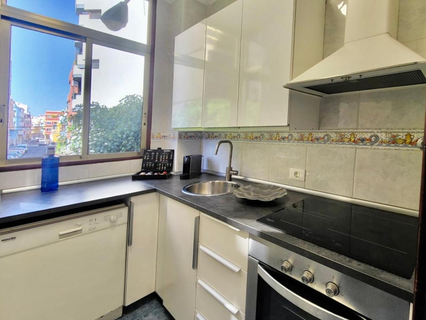 Affordable Holiday Accommodation For Large Families And Groups At Las Canteras Beach With 3 Bedrooms And Free Parking Las Palmas de Gran Canaria Kültér fotó